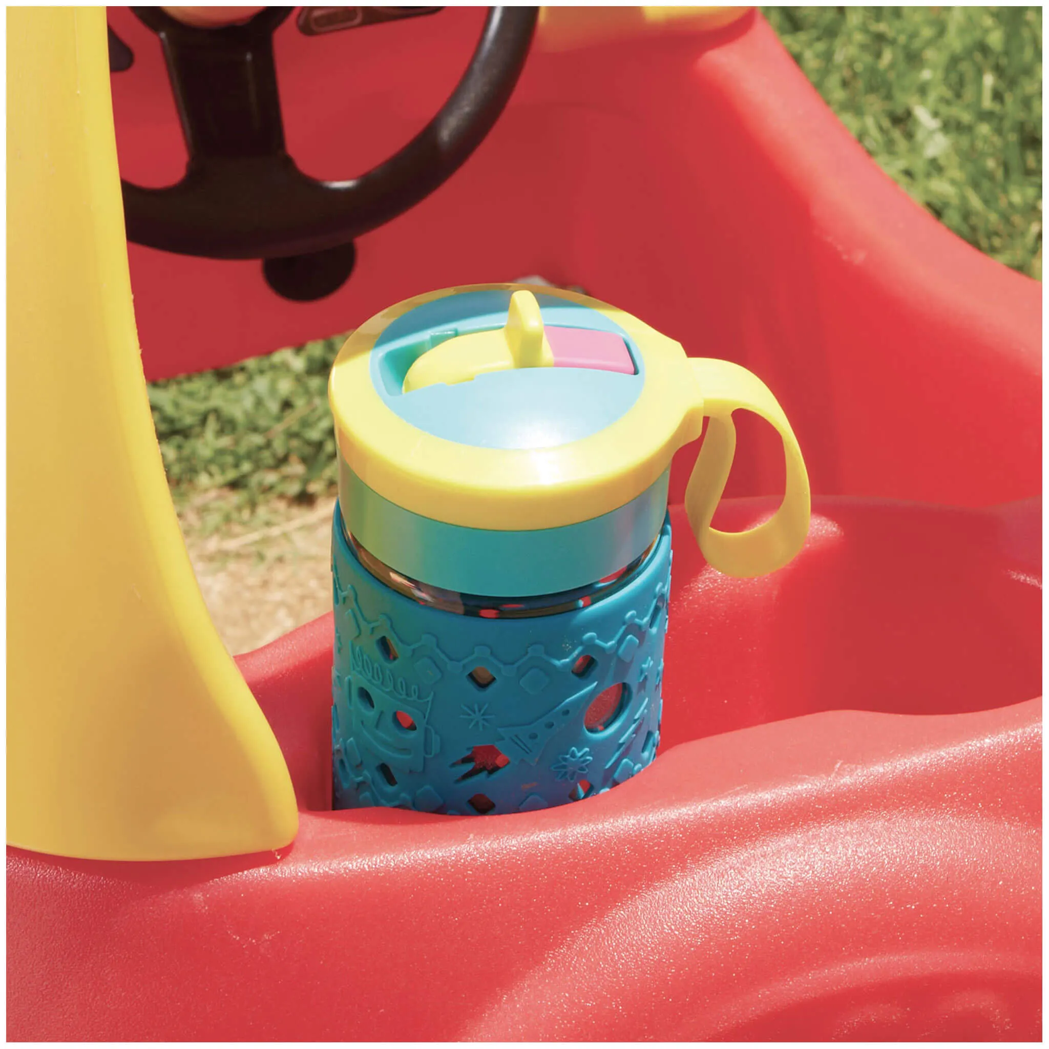 Pre-Assembled Cozy Coupe with Working Door, Horn & Removable Floorboard