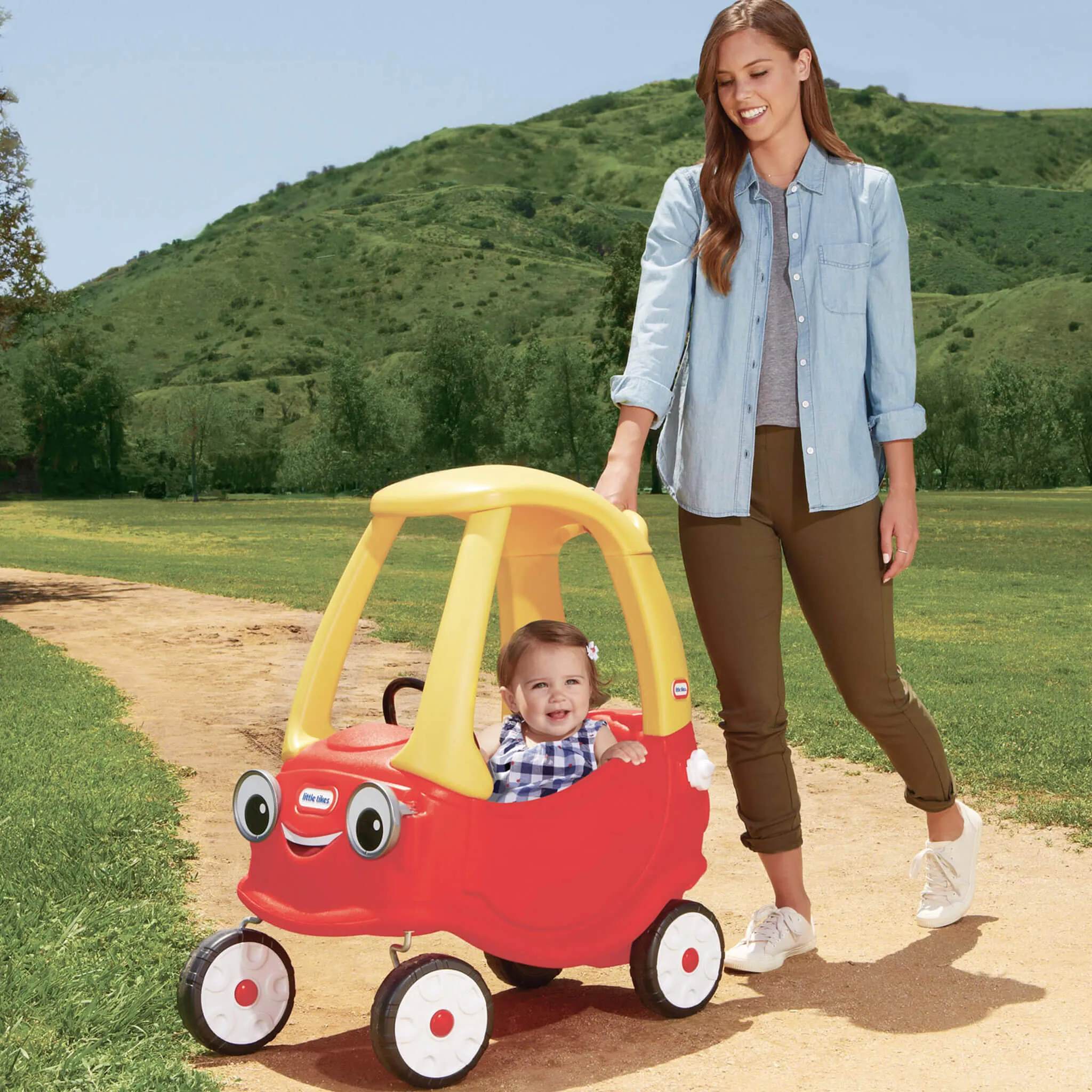 Pre-Assembled Cozy Coupe with Working Door, Horn & Removable Floorboard